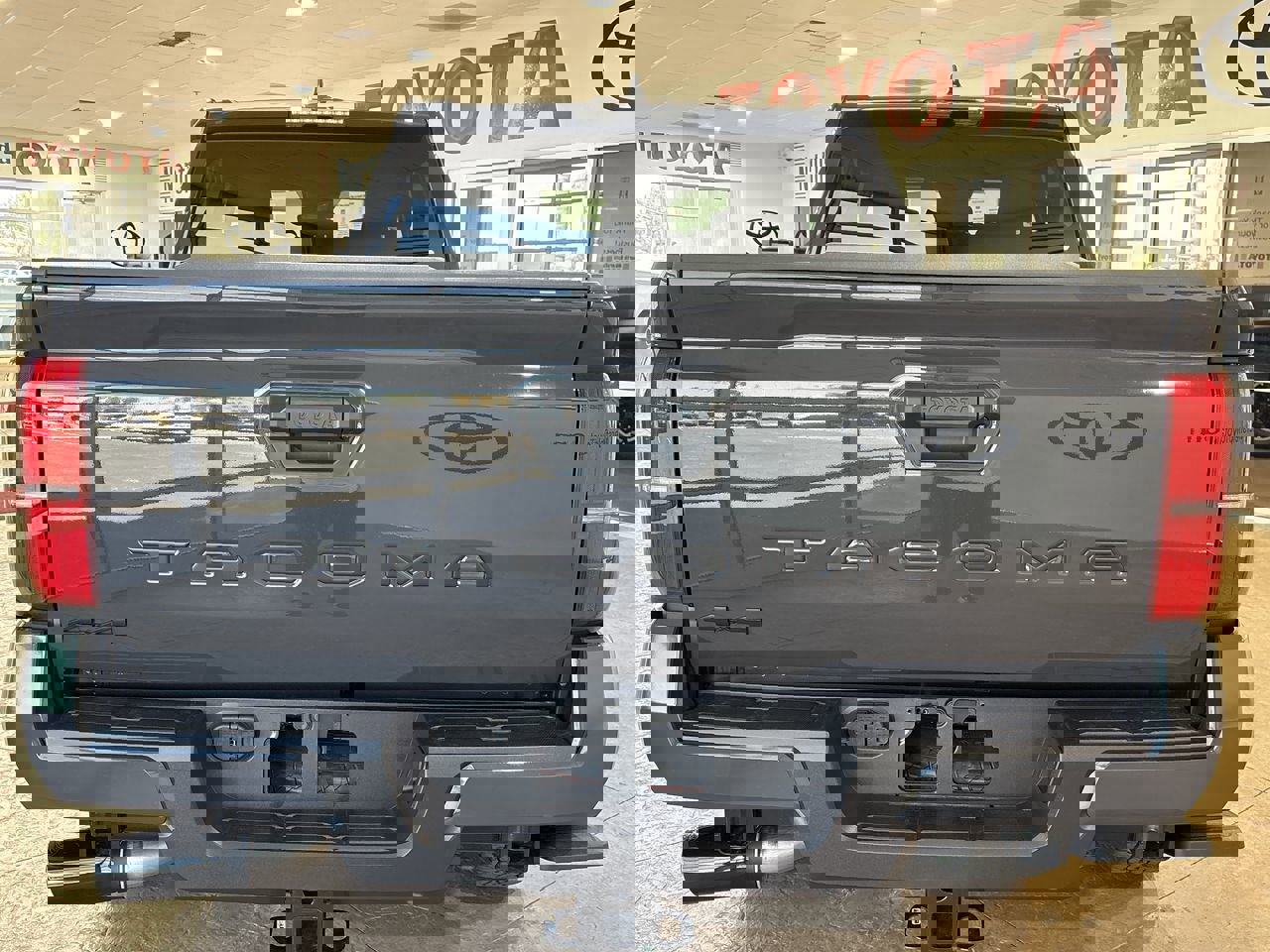 2025 Toyota Tacoma TRD Off-Road photo 8