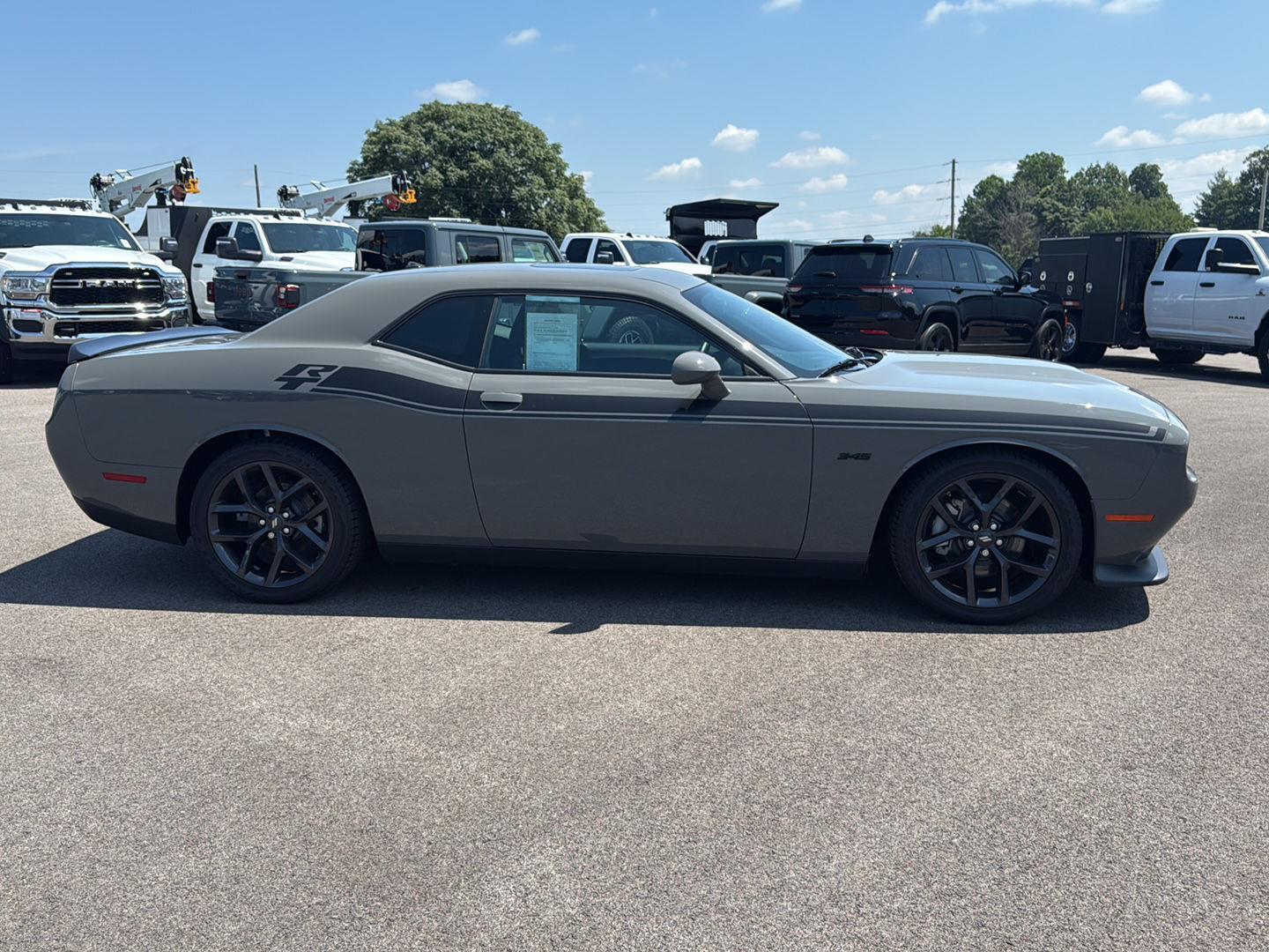 2023 Dodge Challenger R/T photo 4