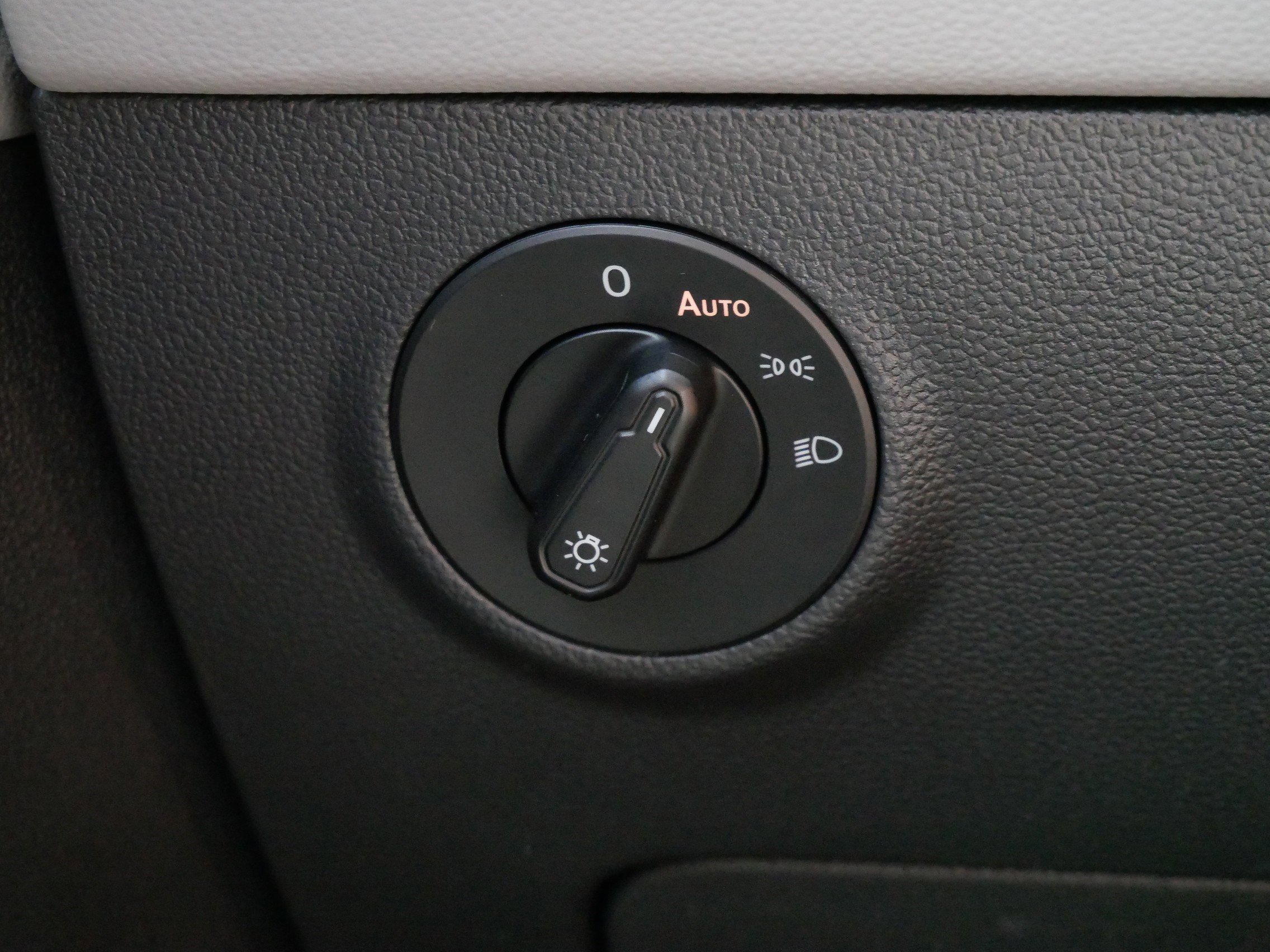 2024 Volkswagen Taos SE photo 24