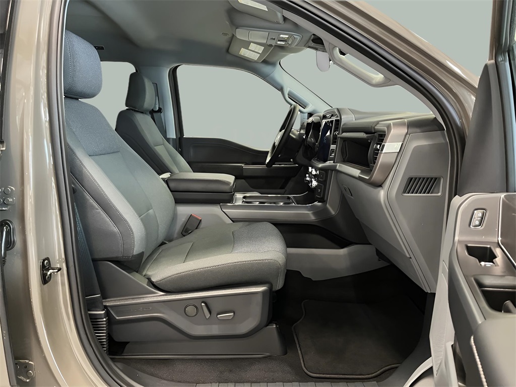 2025 Ford F-150 XLT photo 22