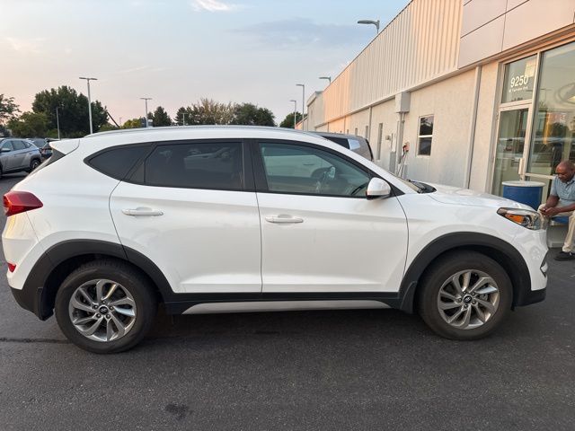 2017 Hyundai Tucson SE photo 4