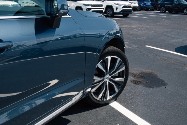 2022 Volvo XC60 Recharge Hybrid T8 Inscription Expression photo 6
