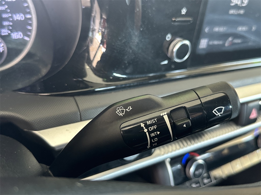 2021 Kia K5 GT-Line photo 21