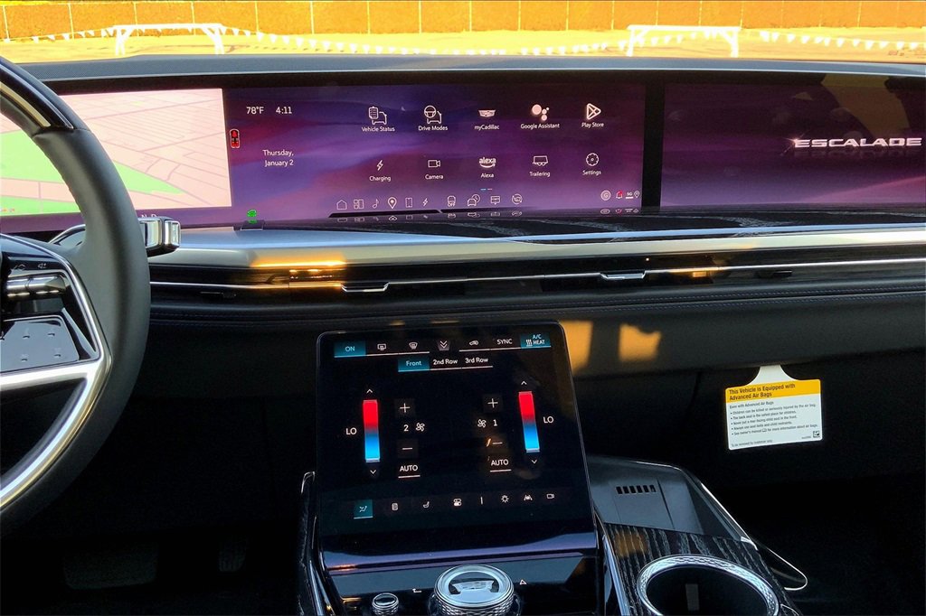 2025 Cadillac Escalade IQ Luxury photo 7