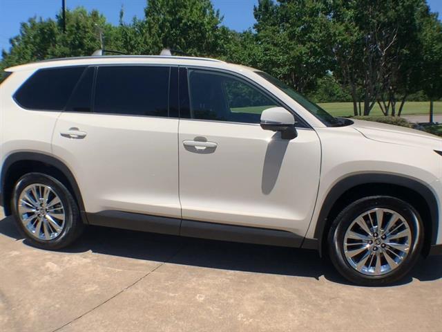 2024 Toyota Grand Highlander Platinum photo 7