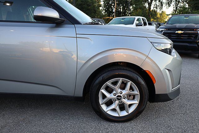 2023 Kia Soul LX photo 8