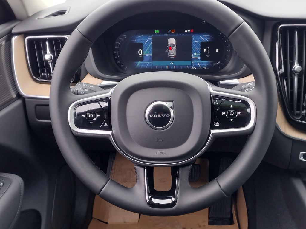 2026 VOLVO XC60 - Image 25