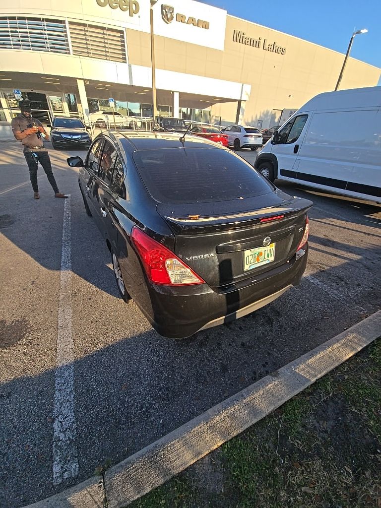 2018 Nissan Versa 1.6 SV photo 4