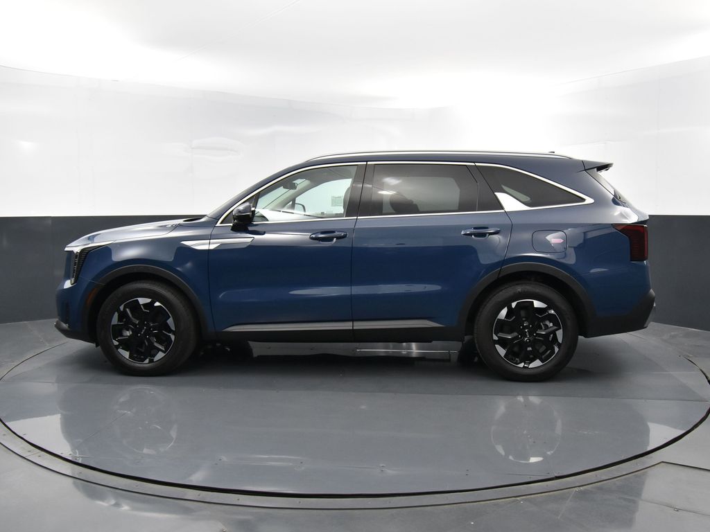 2025 Kia Sorento S photo 3