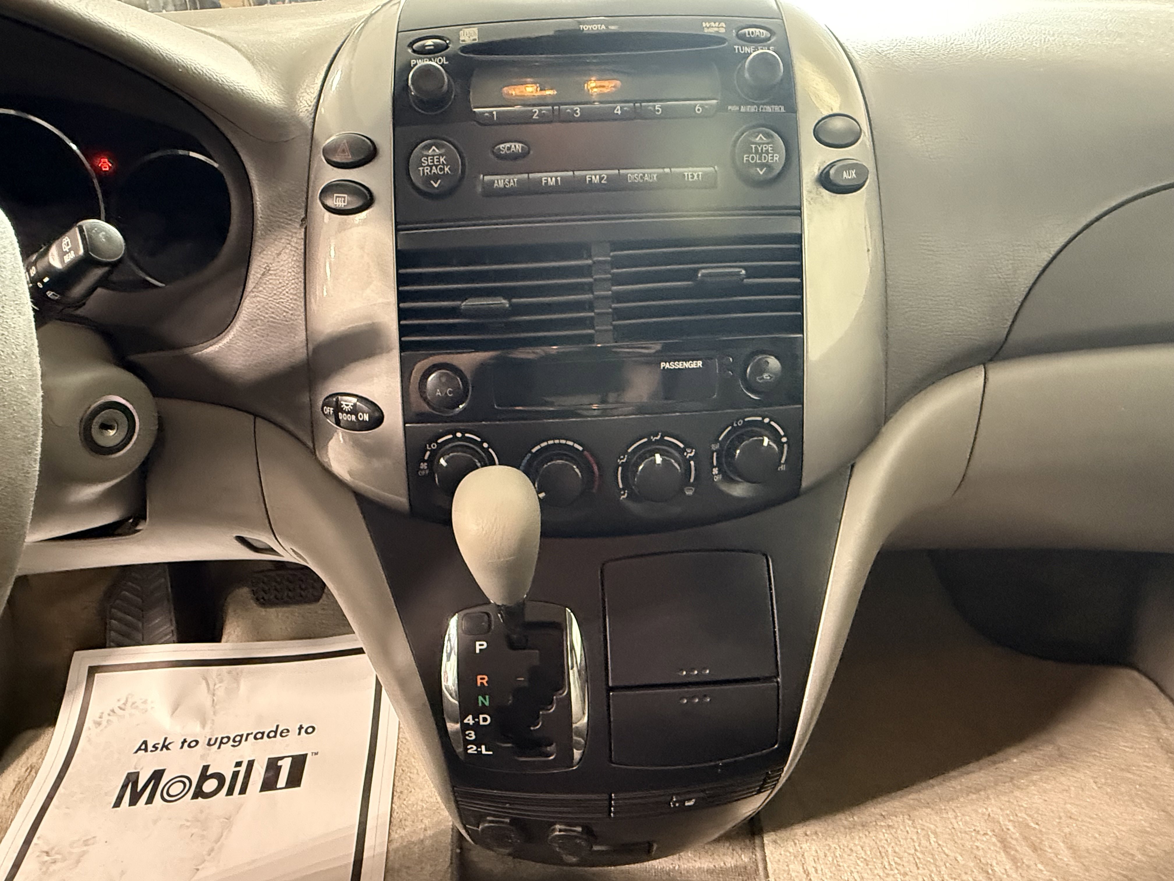 2008 Toyota Sienna LE photo 10