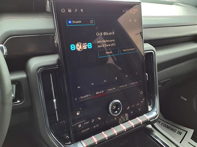 2025 Gmc Yukon AT4 photo 3