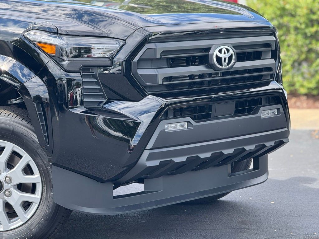 2025 Toyota Tacoma SR5 4x4 Double Cab photo 4