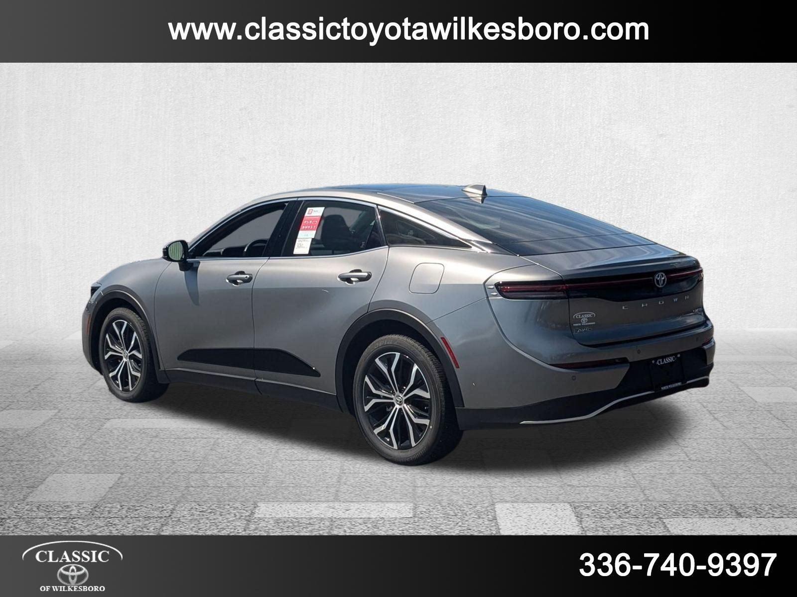 2023 Toyota Crown Limited photo 3