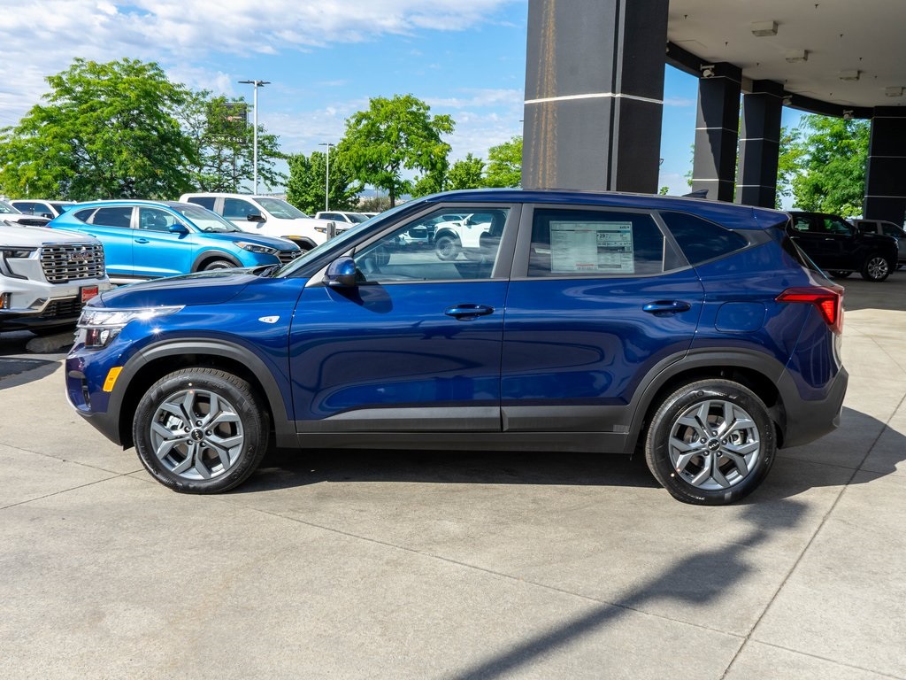 2026 Kia Seltos LX photo 4