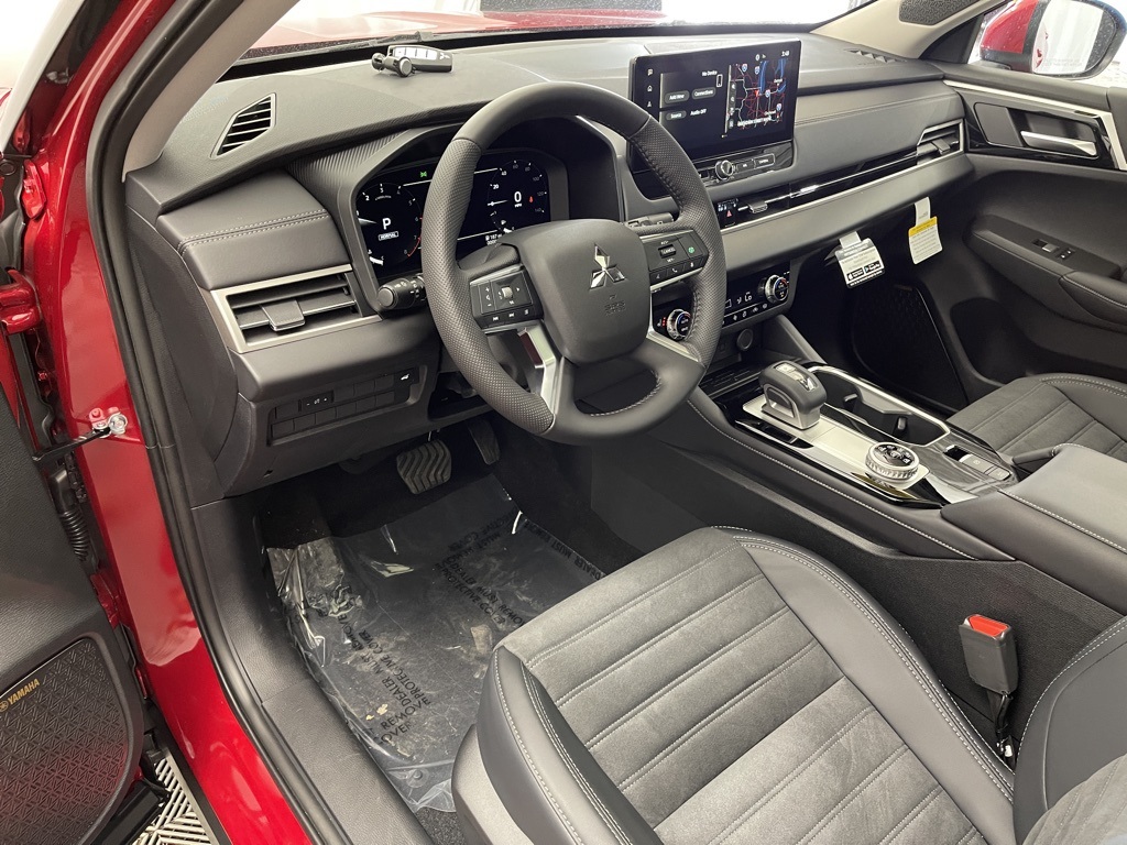 2025 Mitsubishi Outlander SE photo 16