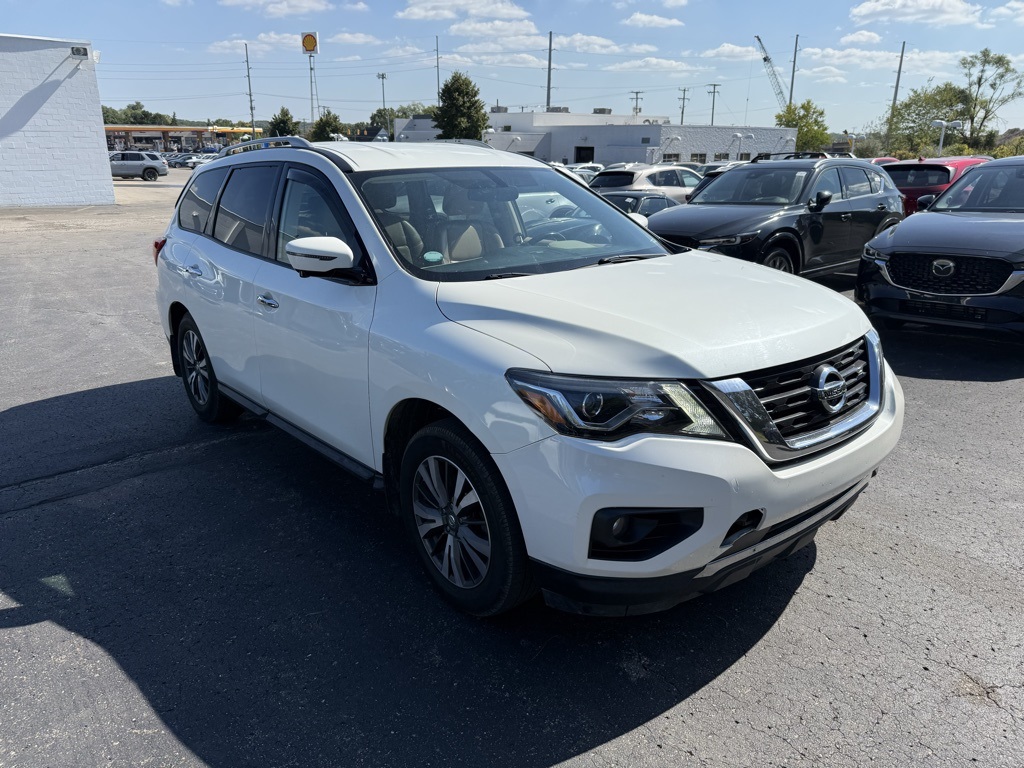 2017 Nissan Pathfinder SL photo 4