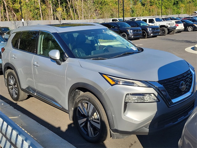 2023 Nissan Rogue SL photo 2