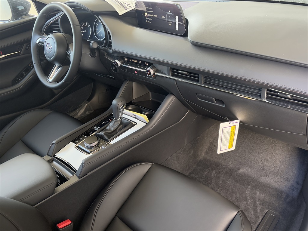 2025 Mazda Mazda3 2.5 s Preferred photo 9