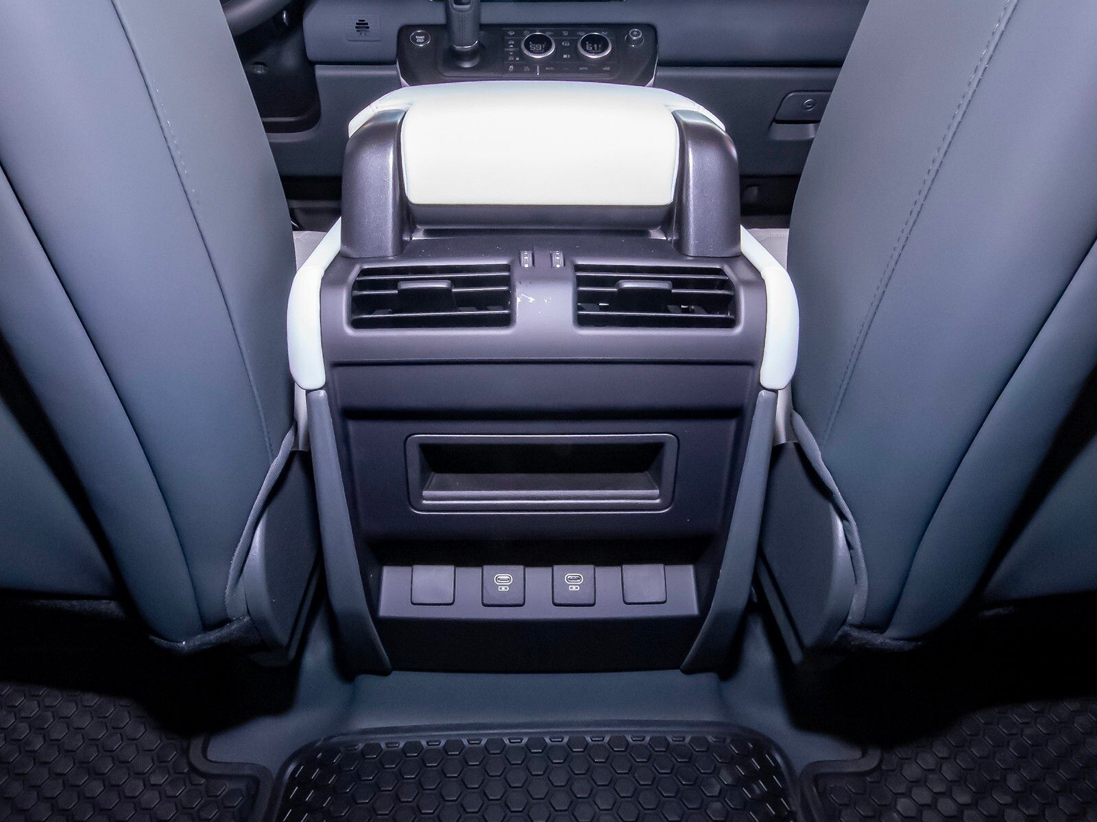 2025 Land Rover Defender 110 S photo 49