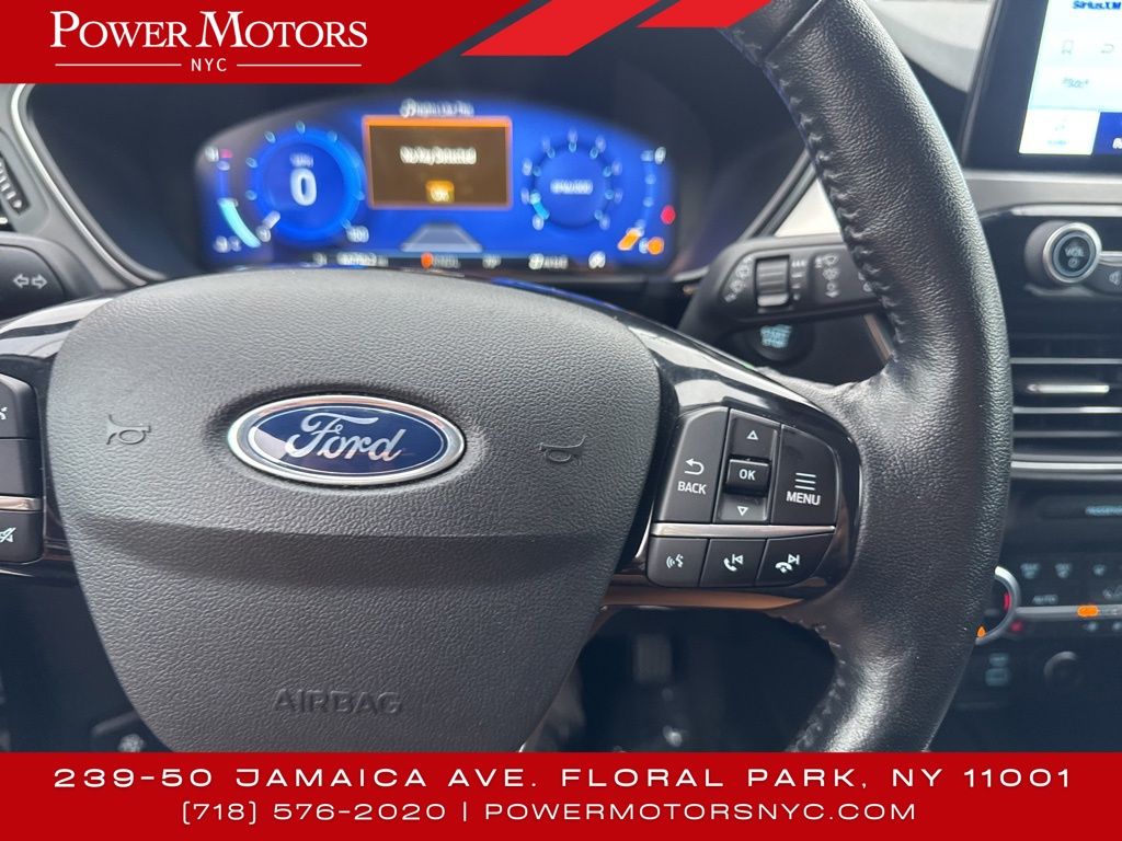 2021 Ford Escape Titanium photo 34