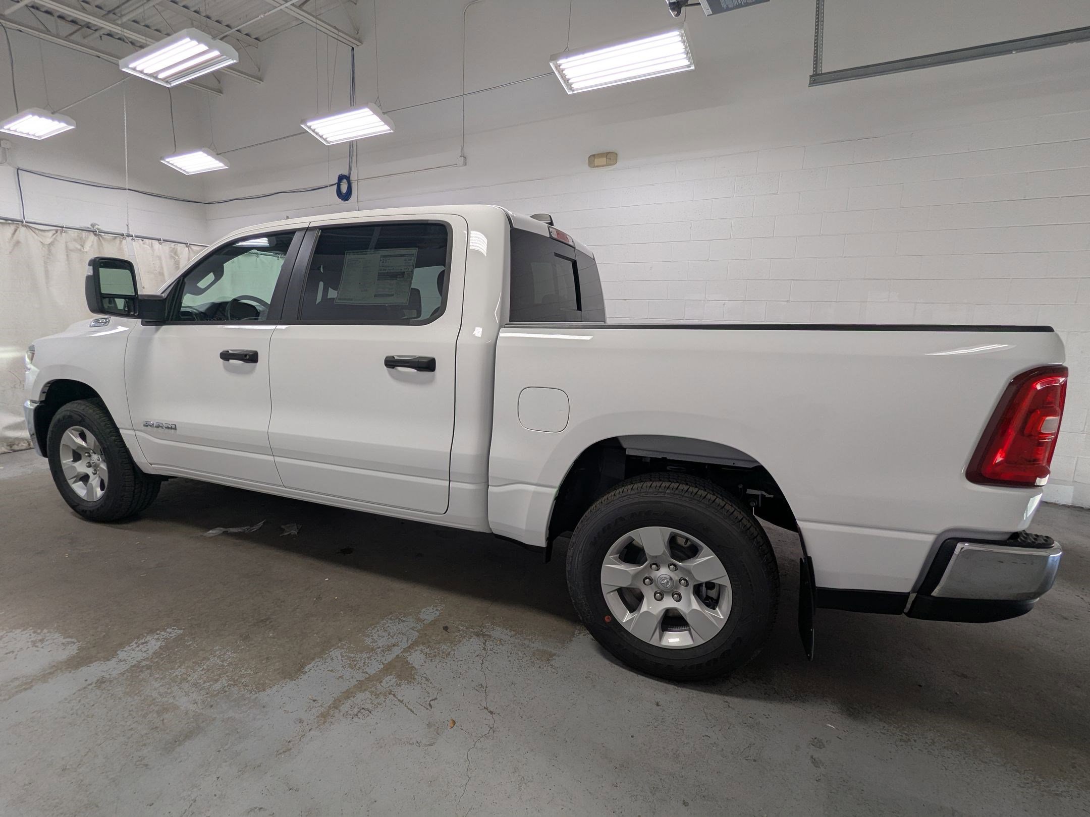 2025 Ram 1500 Tradesman photo 6