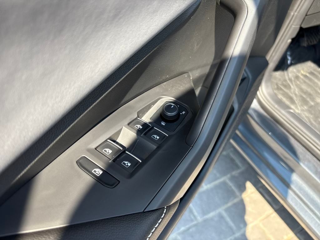 2025 Volkswagen Jetta 1.5T SE photo 11