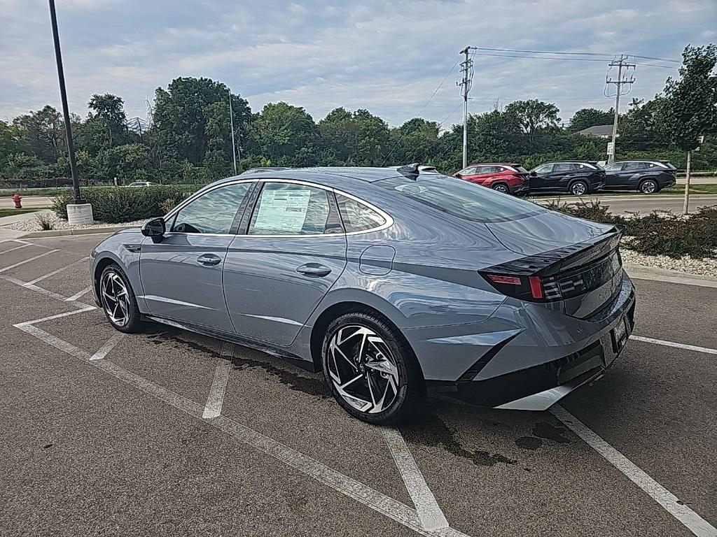 2026 Hyundai Sonata SEL Sport photo 3