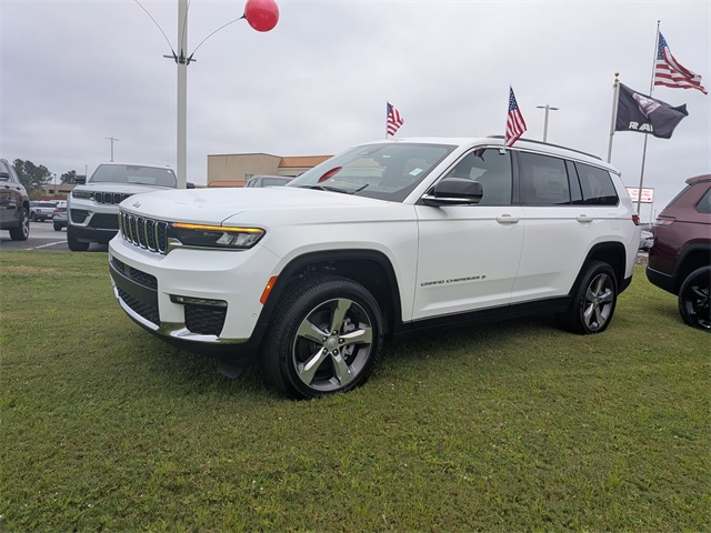 2025 Jeep Grand Cherokee Limited photo 5