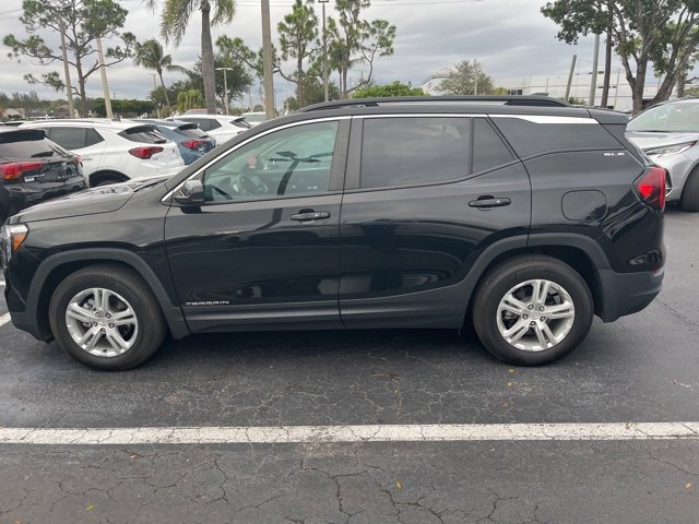 2024 GMC Terrain SLE's photo