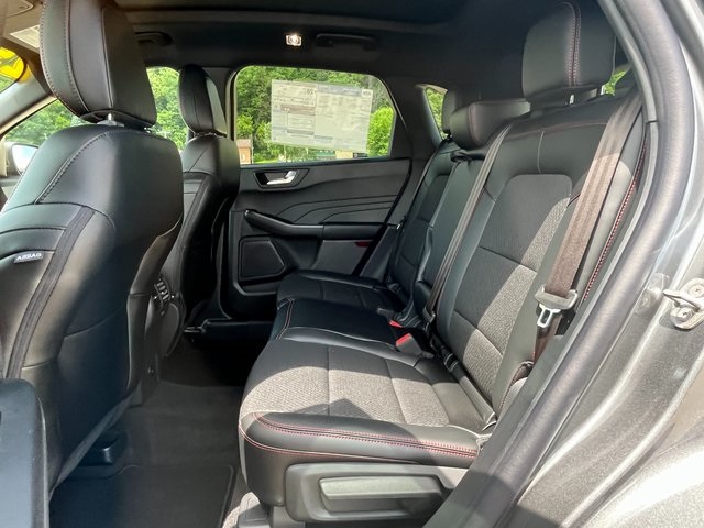 2025 Ford Escape ST-Line photo 8