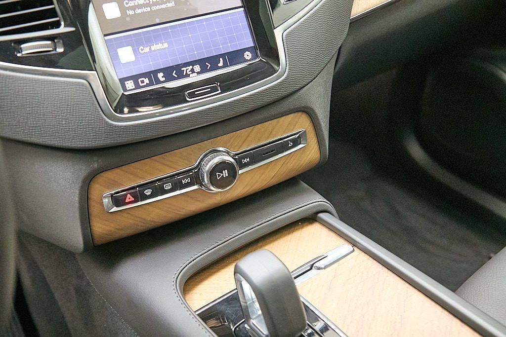 2023 VOLVO XC90 - Image 16