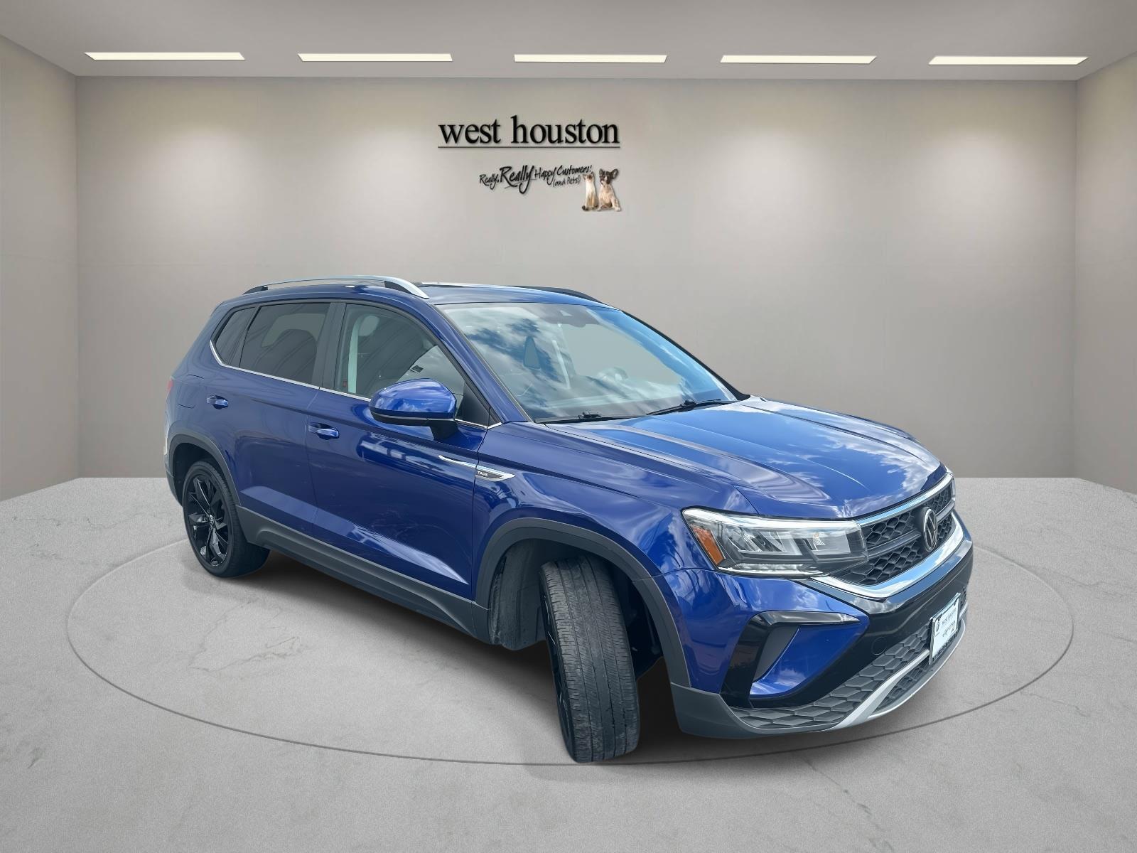 2023 Volkswagen Taos SE photo 2