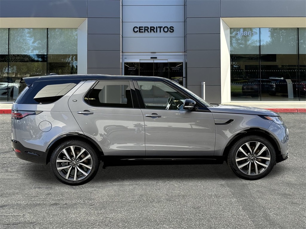 2025 Land Rover Discovery SE photo 3