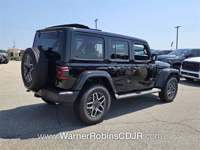 2025 Jeep Wrangler Sahara photo 11