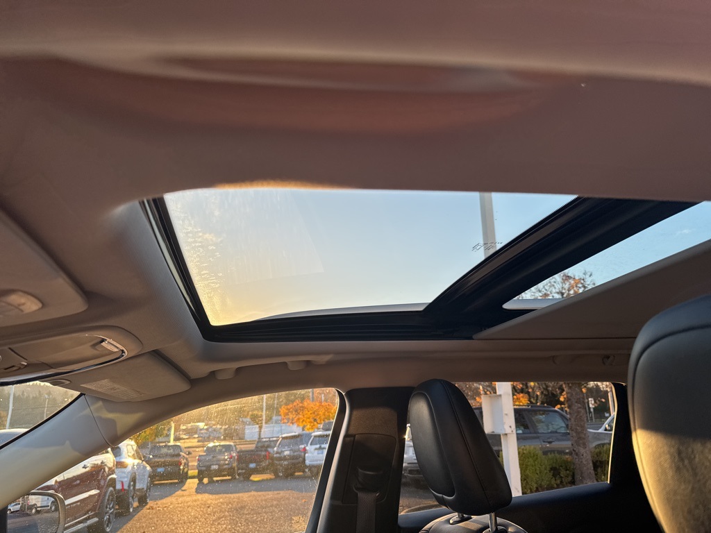 2016 Jeep Cherokee Overland photo 4