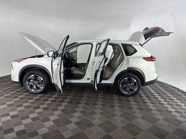 2024 Nissan Rogue SV photo 8