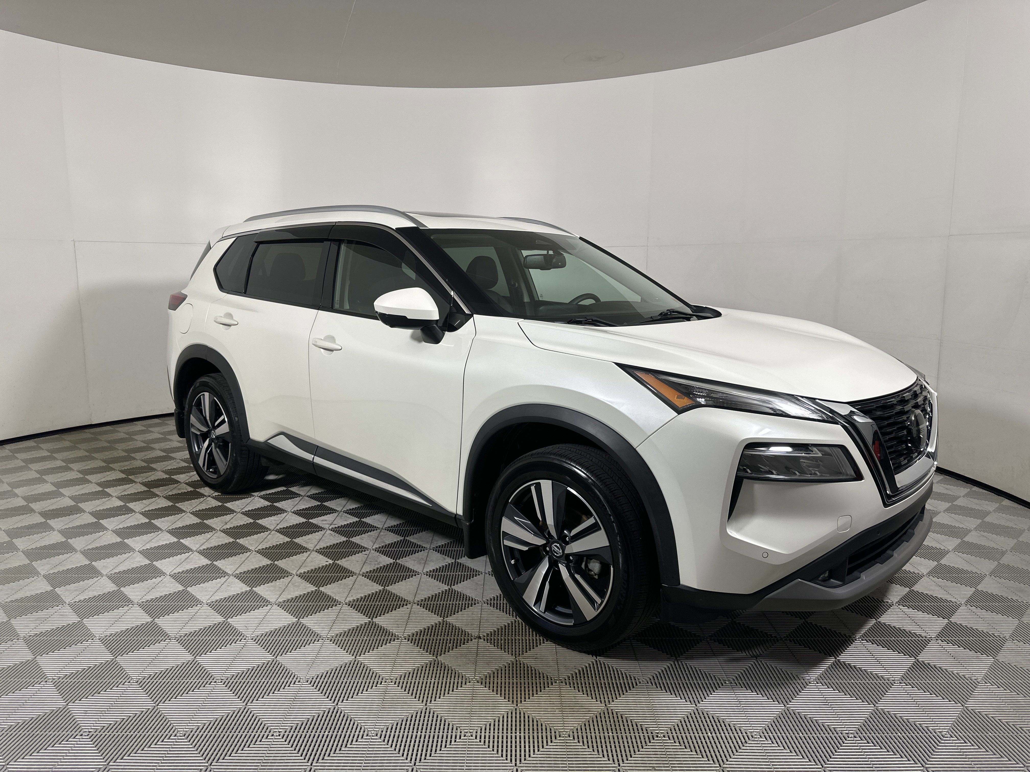 2021 Nissan Rogue SL's photo