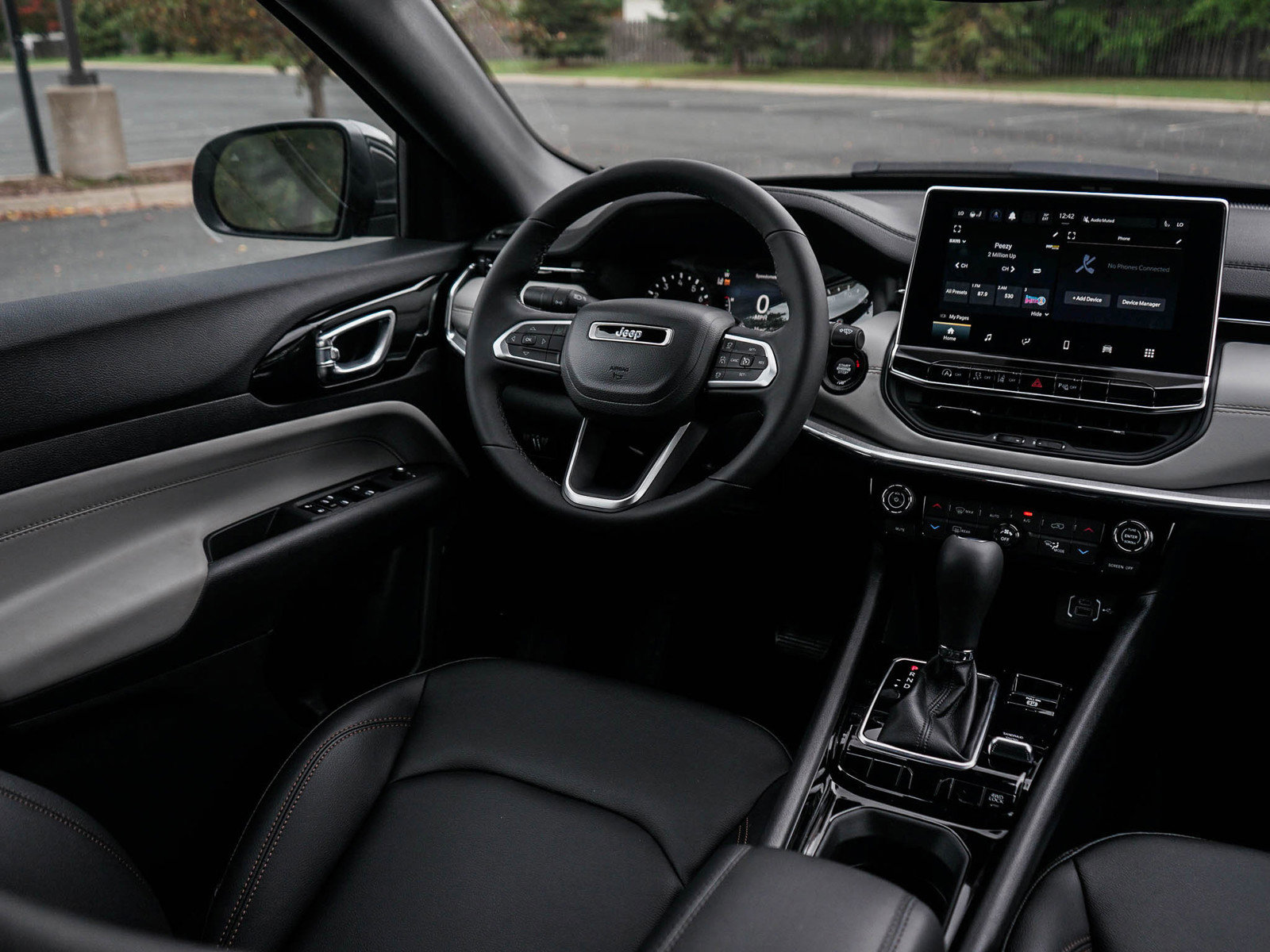 2025 Jeep Compass Limited photo 13