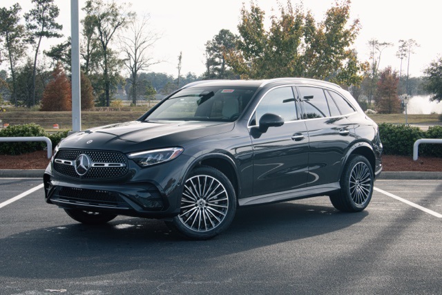 2026 Mercedes-Benz GLC Base's photo