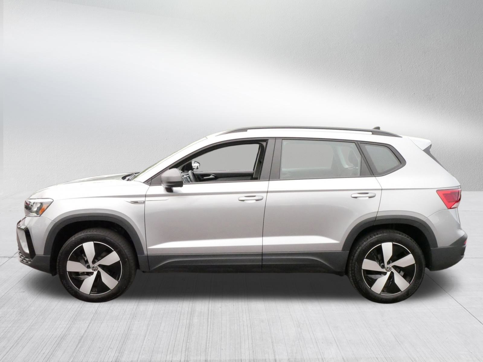 2024 Volkswagen Taos S photo 4