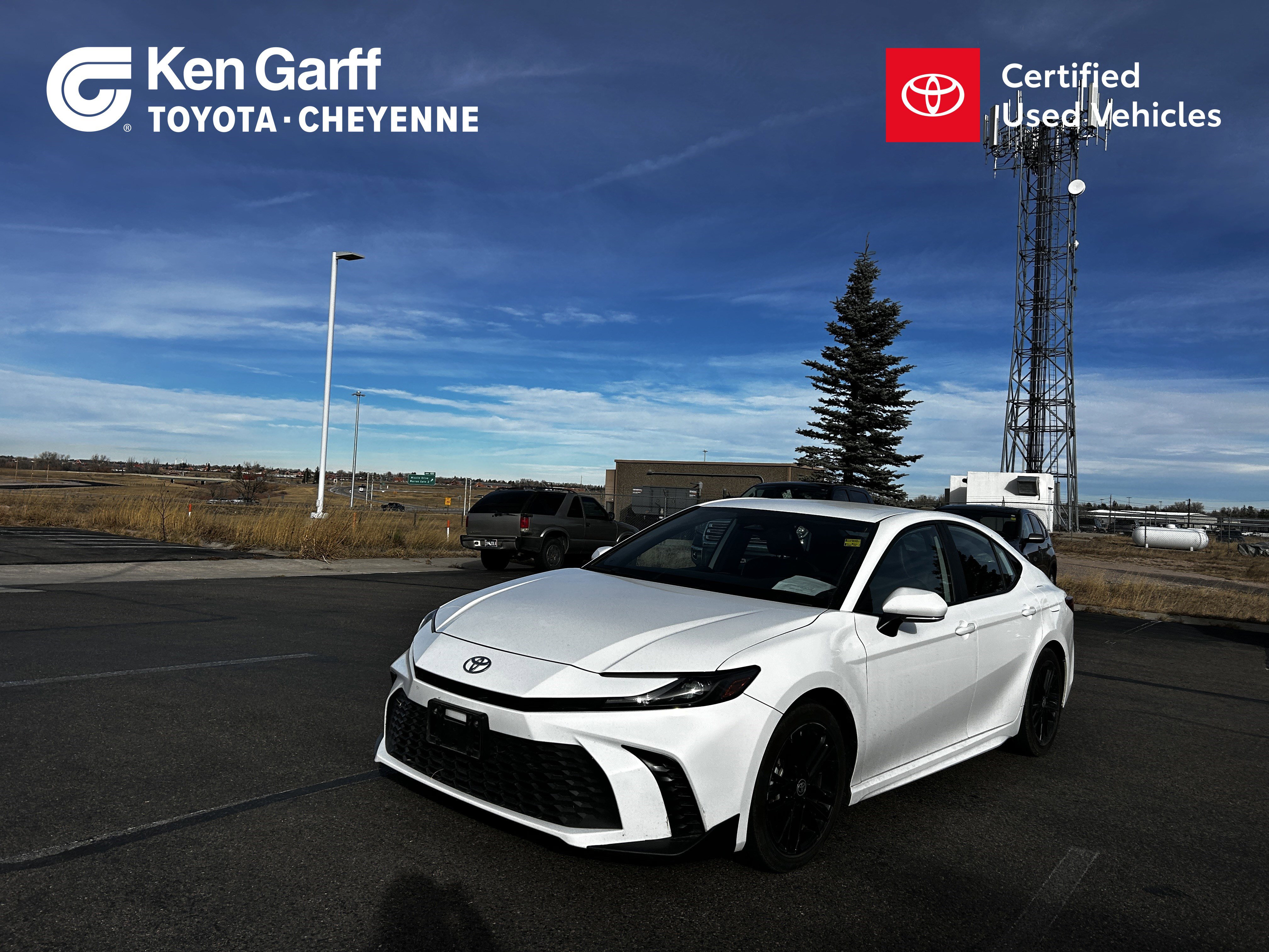 2025 Toyota Camry LE's photo