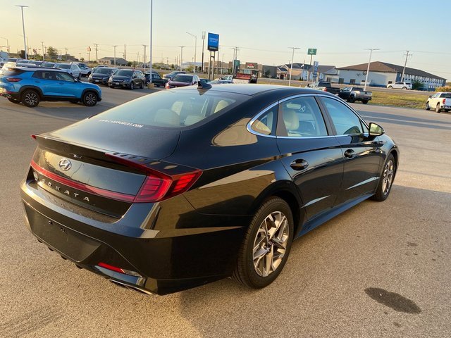 2021 Hyundai Sonata SEL photo 2