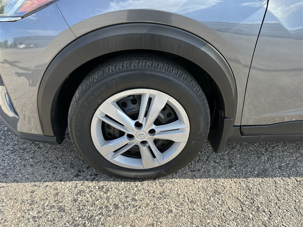 2022 Nissan Kicks S photo 10