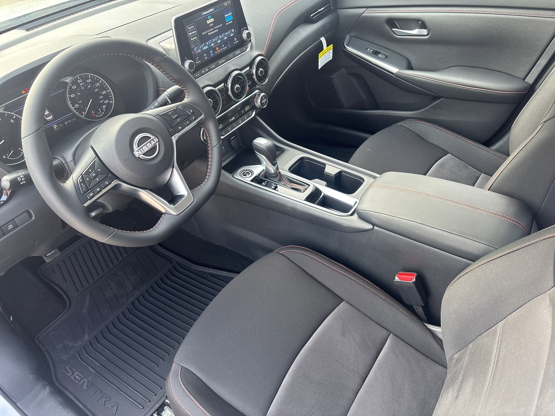 2025 Nissan Sentra SR photo 4