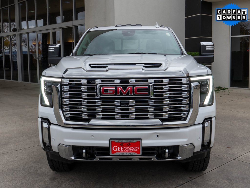 2024 Gmc Sierra 3500 HD Denali photo 2