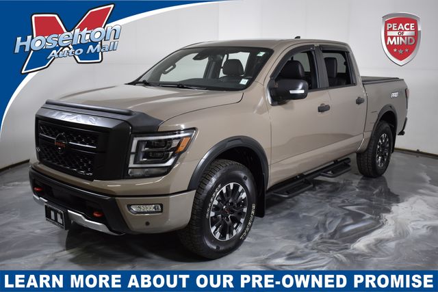 2022 Nissan Titan PRO-4X's photo