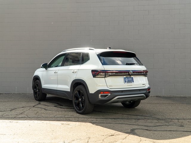 2025 Volkswagen Taos SEL photo 2