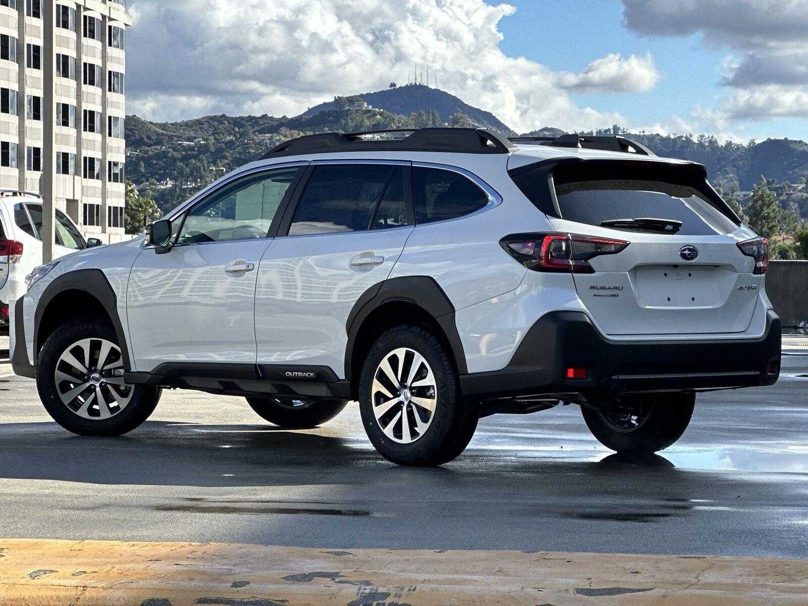 2025 Subaru Outback Premium photo 3