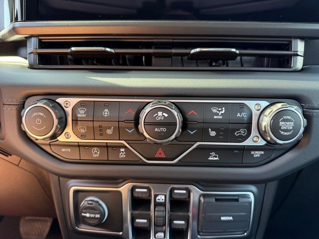 2025 Jeep Gladiator Sport photo 4