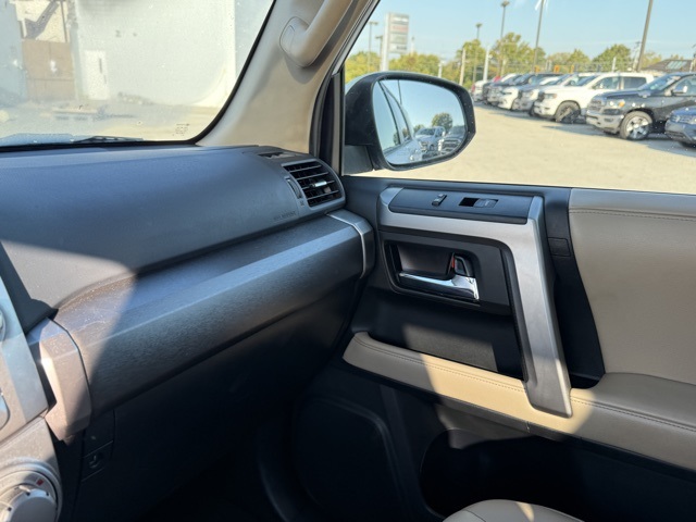 2016 Toyota 4Runner SR5 Premium photo 21